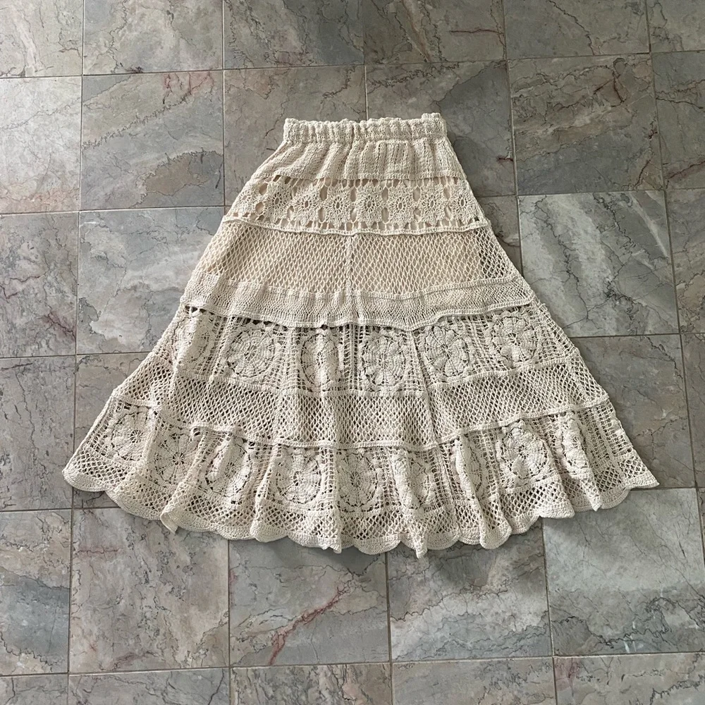 Beautiful Crochet A-Line Skirt in Cream Size S Great Condition - Picture 4 of 7